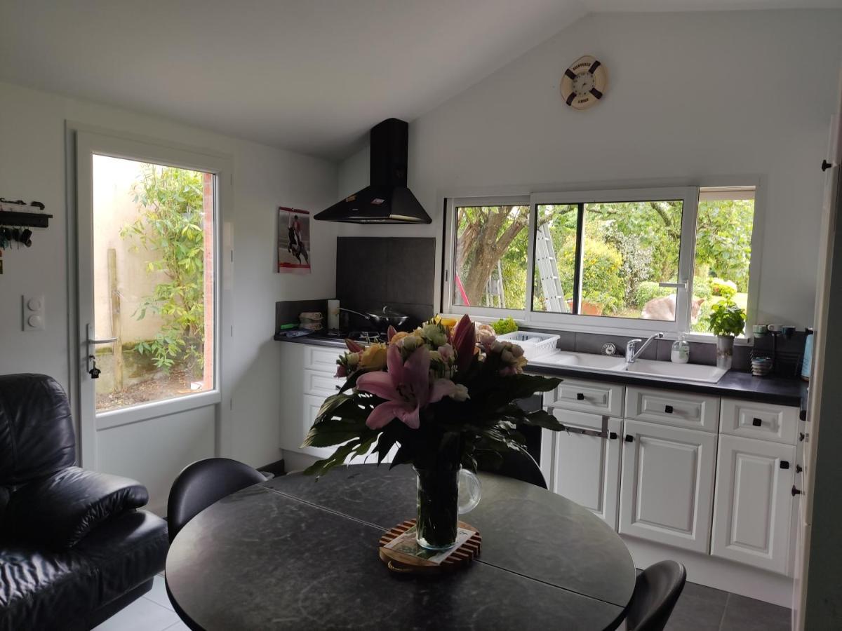 Maisonnette Cosy Bien Situee Dol-de-Bretagne Luaran gambar